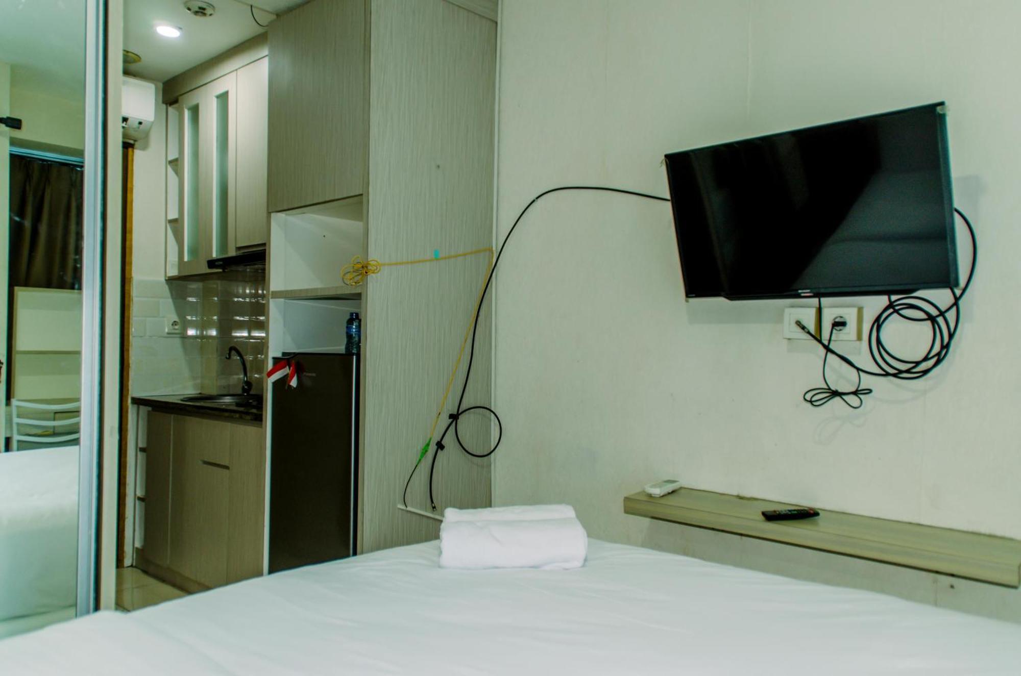 Apartment Homey And Warm At Tifolia By Travelio Jakarta